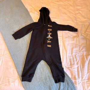 Air Jordan Hooded Coverall 12m